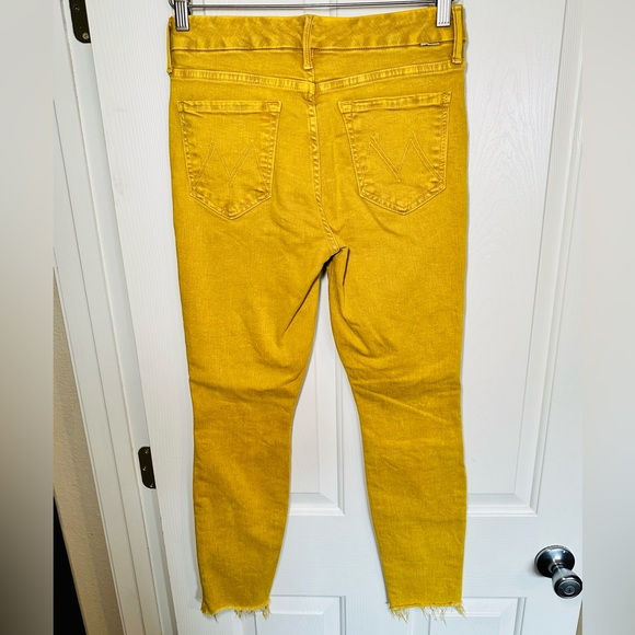 EUC MOTHER Mineral Yellow Wash Denim The Looker Ankle Snippet Jeans - Picture 5 of 17